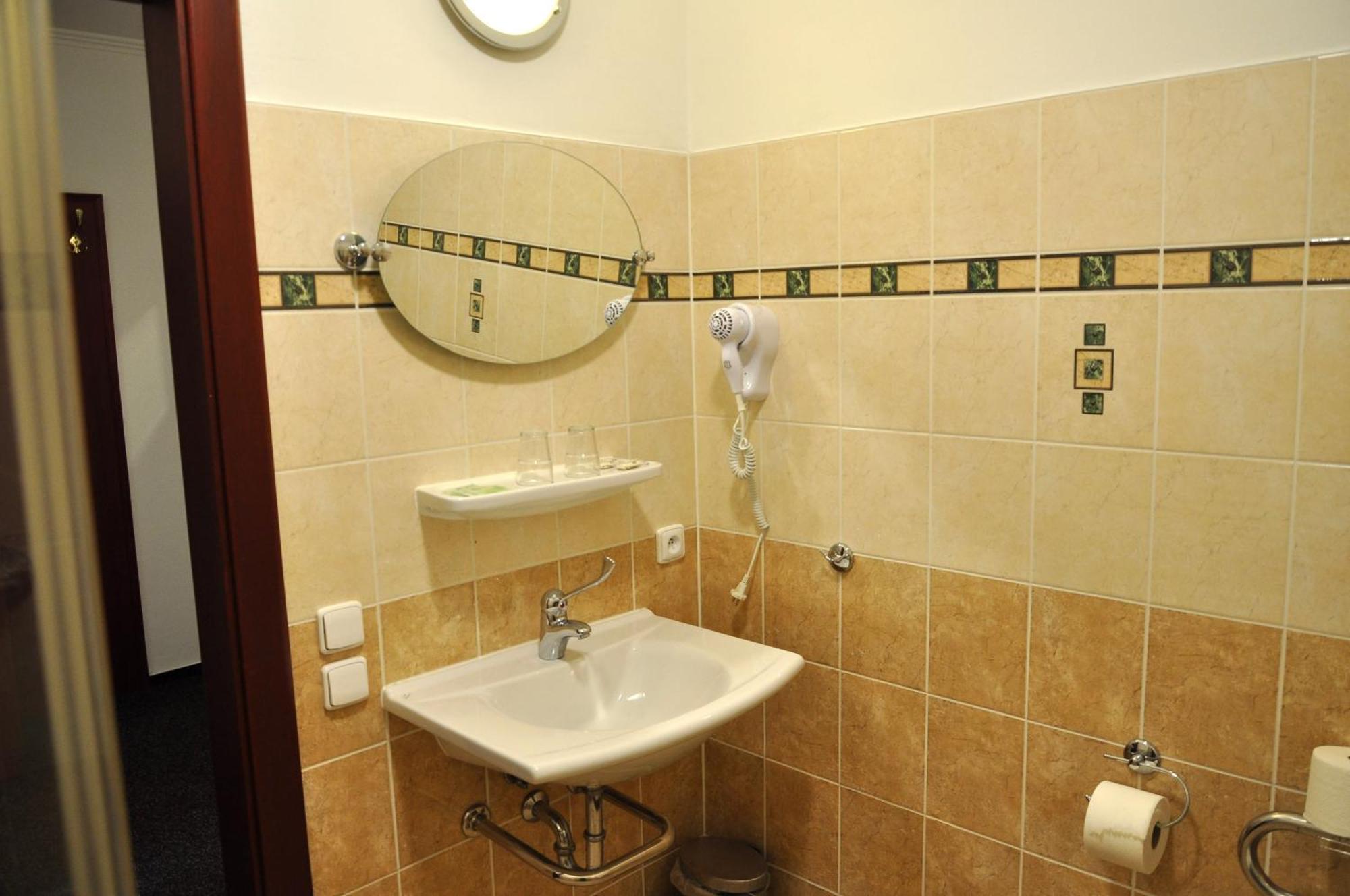 Hotel Cisar Ferdinand 洛克特 客房 照片