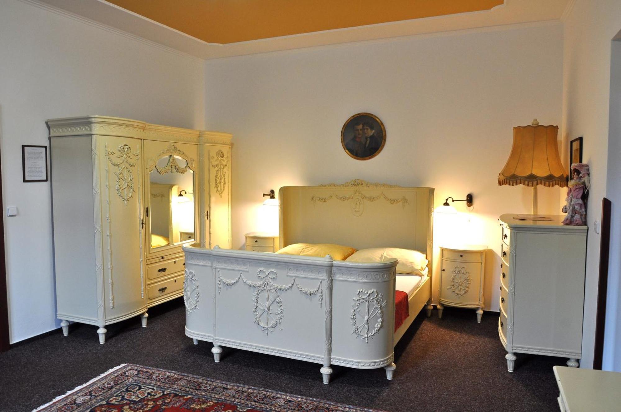 Hotel Cisar Ferdinand 洛克特 外观 照片